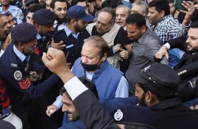 محكمة باكستانية تمدد كفالة نواز شريف 