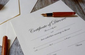 ثمانيني يحاول أن يطلق زوجته منذ 27 عاماً