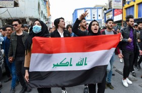 المتظاهرون في العراق يُرشحون ناشطاً لرئاسة الحكومة