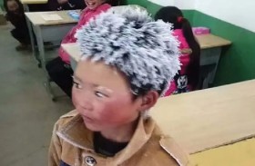 طفل يسير 5 كيلومترات وسط الثلوج ليحضر اختباره ويحصد المركز الأول