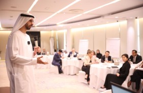 العلماء يُطلع منتسبي البرنامج الدولي للمديرين الحكوميين على الاستراتيجيات والمبادرات الإماراتية في الذكاء الاصطناعي