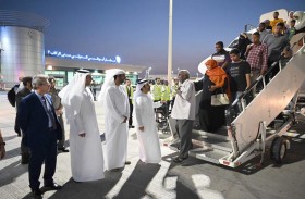 الإمارات تستقبل 180 شخصاً من رعايا عدة دول وصلوا من السودان على متن طائرة إجلاء