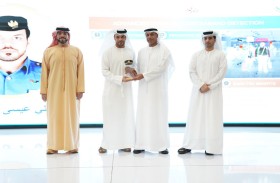 جمارك دبي تكريم الفائزين بجائزة المبتكر لعام 2023