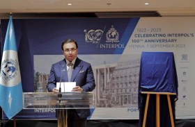 رئيس الإنتربول يؤكد أهمية التعاون الوثيق بين وكالات إنفاذ القانون العالمية