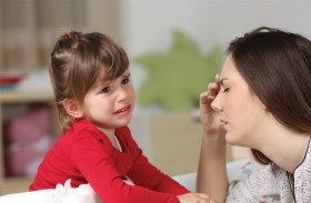 لماذا يجد بعض الآباء صعوبة في تطبيق «التربية اللطيفة»؟