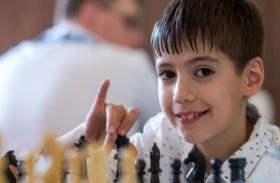 حسين بيسو... من طفل لاجئ إلى بطل عالمي في الشطرنج