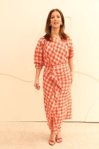 الممثلة الأمريكية جيسي هودجز لدى حضورها فعاليات اليوم الصحفي لشركة آبل تي في في سانتا مونيكا، كاليفورنيا.ا ف ب 