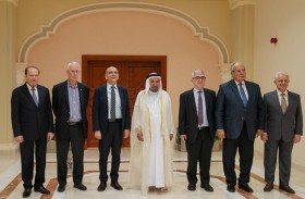 سلطان القاسمي يستقبل ضيوف منتدى المعرفة والتعليم في الشارقة