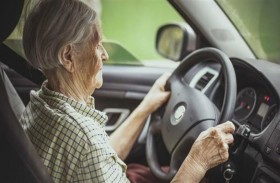 قيادة السيارة قد تشكل خطراً على كبار السن