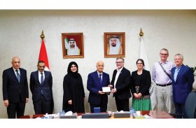 جامعة الشارقة تستقبل وفداً من الكلية البيطرية الملكية بإنجلترا