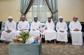 خليفة بن طحنون يواصل زياراته لأسر الشهداء