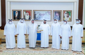 اللجنة العليا المنظمة لسباق القفال الثلاثين تكرم راشد وسعيد بن حمدان