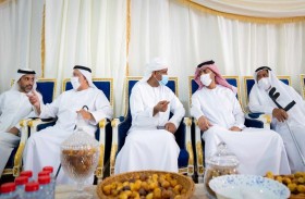 ولي عهد عجمان يقدم واجب العزاء في وفاة زوجة محمد علي الخوار