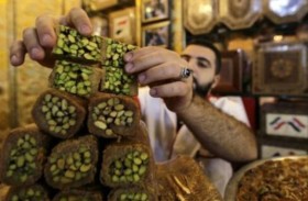 تنافس بين الحلويات العراقية والسورية بأسواق أربيل 