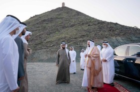 حاكم الشارقة يزور برج جبل الشيخ في خورفكان 