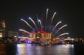 آلاف الأعلام والمصابيح وأضواء الليزر تزين قصر الإمارات احتفاءً باليوم الوطني 49  