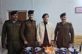 يحتفل بعيد ميلاده في مركز الشرطة