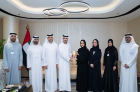«الاتحادية للموارد البشرية» تكرم «التربية والتعليم» و «الإمارات للخدمات الصحية» بشارات جاهز