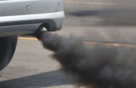 بريطانيا تحظر سيارات البنزين والهجين في 2035 