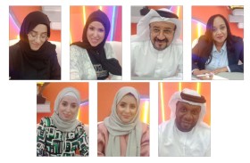 ركن التوقيع يهدي المؤلفات لرواد معرض الشارقة الدولي للكتاب