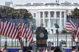 توصية بإطلاق ملاحقات ضد مقرّبَين من ترامب 