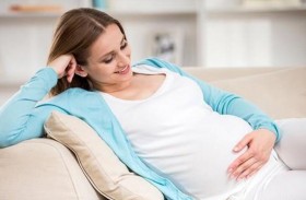 عادات تؤذي جنينك خلال الحمل .. تجنَّبيها!