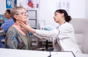 عقد الغدة الدرقية.. أشكالها وأعراضها وكيفية علاجها