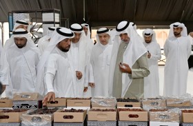 نهيان بن مبارك يزور مهرجان ومزاد ليوا للتمور بدورته الثانية