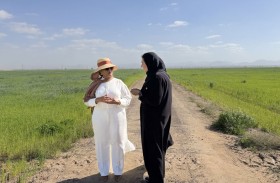 سيدة زنجبار الأولى تطلع على تجربة الشارقة في تطوير سلالات القمح العضوي