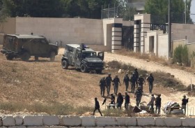 السفير الأميركي في إسرائيل يندد بمحاصرة مستوطنين منازل فلسطينيين في الضفة 