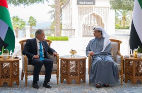 منصور بن زايد ورئيس الوزراء الأردني يشهدان توقيع اتفاقية بين الإمارات و الأردن لإنشاء شبكة سكك حديدية تربط مناطق التعدين بميناء العقبة وتأسيس الشركة الإماراتية الأردنية لسكك الحديد