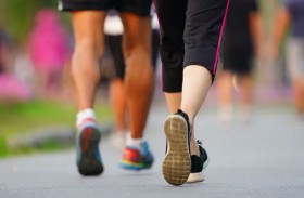 طريقة المشي تكشف ما تخفيه الملامح