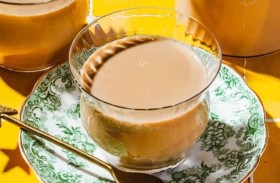 الحقيقة العلمية وراء تناول الشاي بالحليب