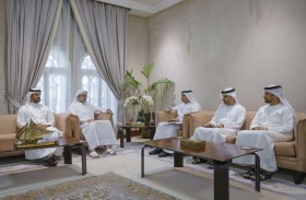 ولي عهد الشارقة يطلع على خطط هيئة تقنيات الاتصال