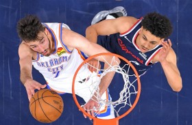 أوكلاهوما سيتي ثاندر يحسم صدارة المنطقة الغربية 