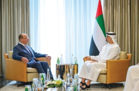 خالد بن محمد بن زايد يلتقي المدير التنفيذي لشركة «بلاك روك» المتخصِّصة في إدارة الاستثمارات والأصول