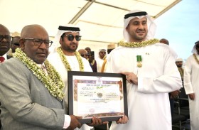 الثالث من نوعه..جزر القمر تمنح وسام الهلال الأخضر  القمـري برتبـة فـارس لرئيـس تنفيـذي لشـركة إماراتيـة