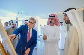 عمار بن حميد يطلع على مشاريع التطوير العقاري في منطقة الزورا بعجمان
