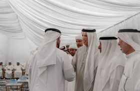 سعود بن صقر يقدّم واجب العزاء في وفاة نجيب حسن الزعابي