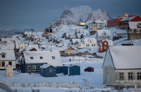 روسيا: على الغرب التوقف عن اتهام موسكو وبكين بتهديد جرينلاند 