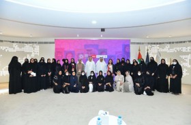 زكي نسيبة يُكرّم المتطوعين بجناح جامعة الإمارات ‏في إكسبو 2020 دبي