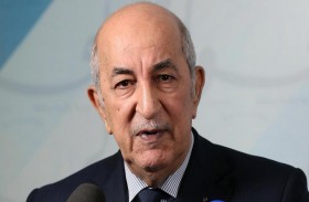 الجزائر تخفف قيود كورونا وتفتح المساجد والمتنزهات