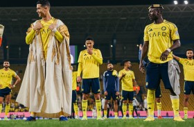 رونالدو يحتفل بـ «البشت» بصدارة النصر