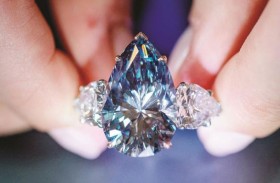 ماسة زرقاء مثالية لقاء 44 مليون دولار 