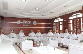 غرف دبي تبحث تعزيز التعاون التجاري مع غرفة عُمان وميناء صحار