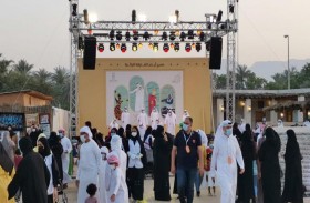 « أيام الشارقة التراثية » بخورفكان تتألق بالفنون الشعبية الإماراتية والمصرية