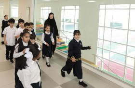 سارة الأميري تتفقد سير العملية التعليمية خلال زيارتها عددا من المدارس الحكومية