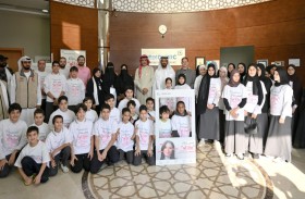 مسيرة طالبات للتوعية بسرطان الثدي في العامرة