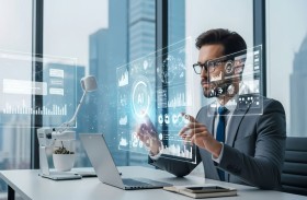 كيف يفقدنا العمل مع الذكاء الاصطناعي هويتنا الأصيلة؟