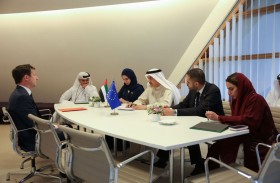 صقر غباش يناقش مع نائب أوروبي تطوير التعاون الإماراتي الأوروبي في الأمن والتنمية